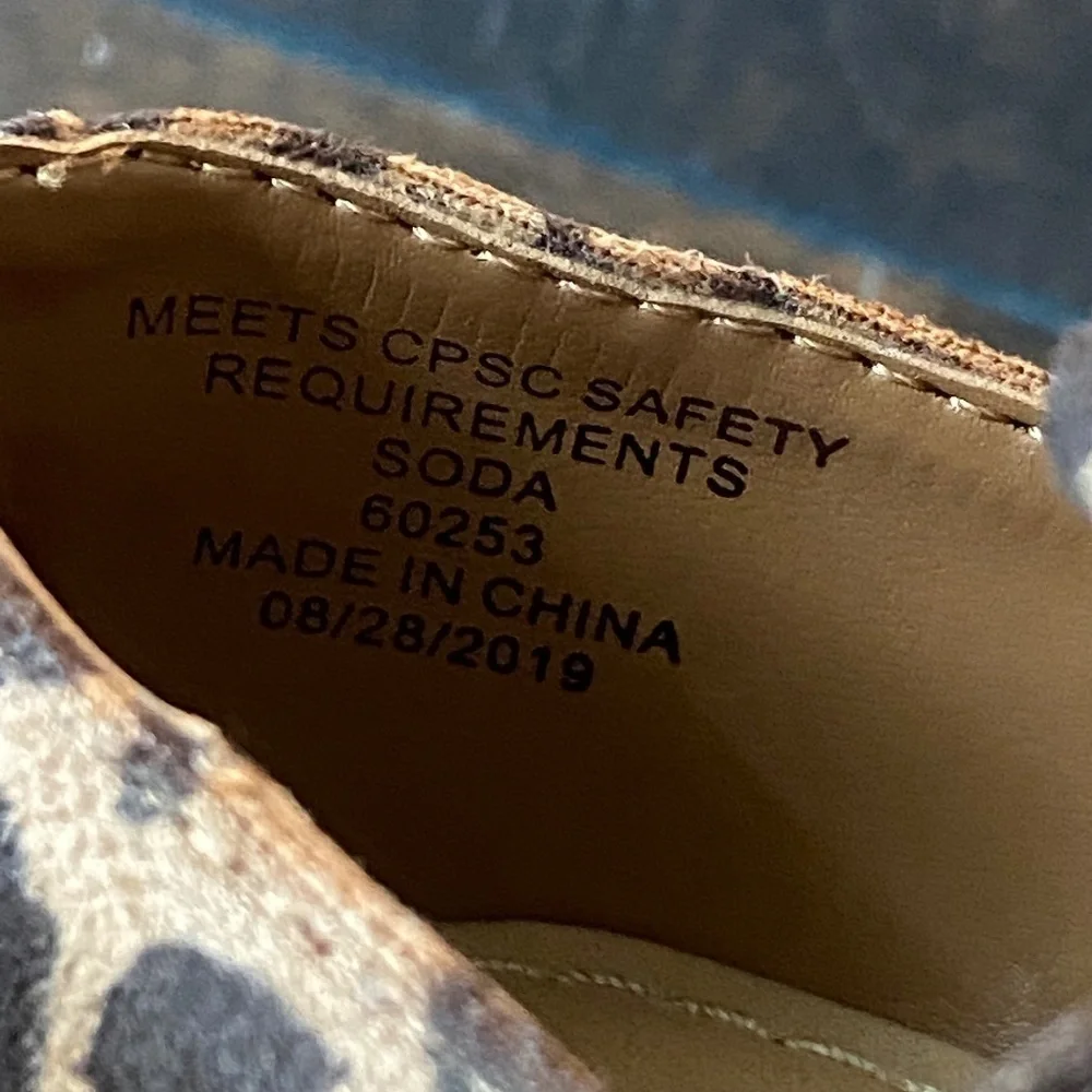 Girls Leopard Shoes Size 7M